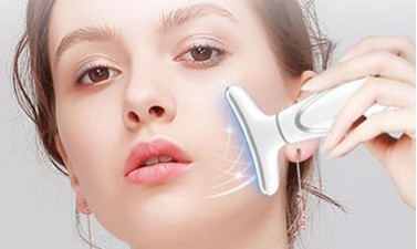 The real feeling of using an ice compress neck beauty device