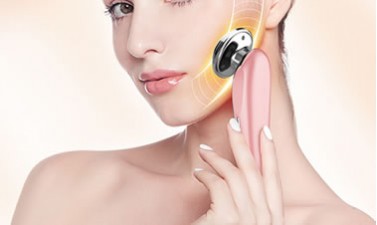 The real feeling of using a photon rejuvenation beauty device